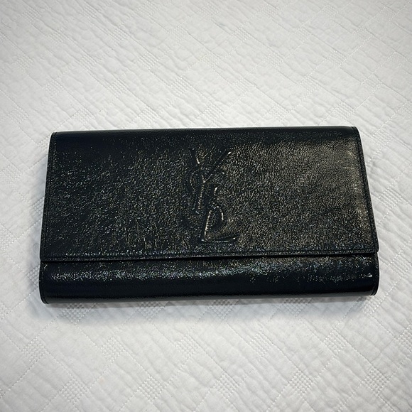 SAINT LAURENT Textured Patent Monogram Large Belle De Jour Clutch Black - Picture 1 of 5